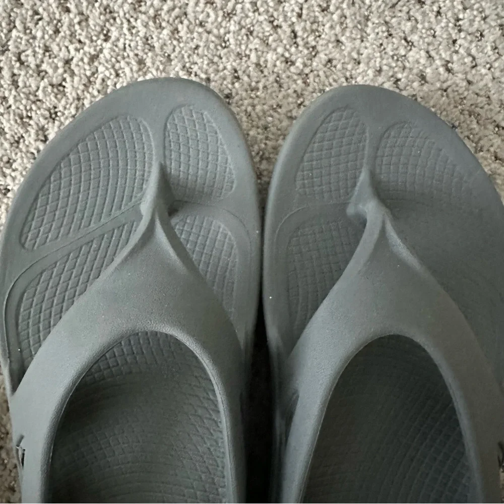 Oofos The Original Recovery Footwear The Sandal size 6 - Picture 8 of 10